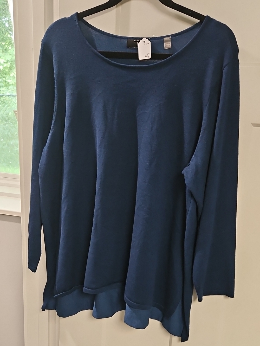 Tahari Deep Navy Scoop Neck Long Sleeve Top